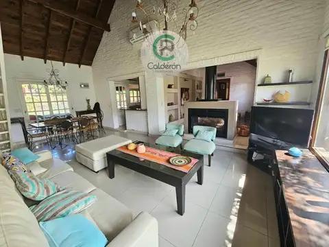 Casa 4 ambientes con 4 baños