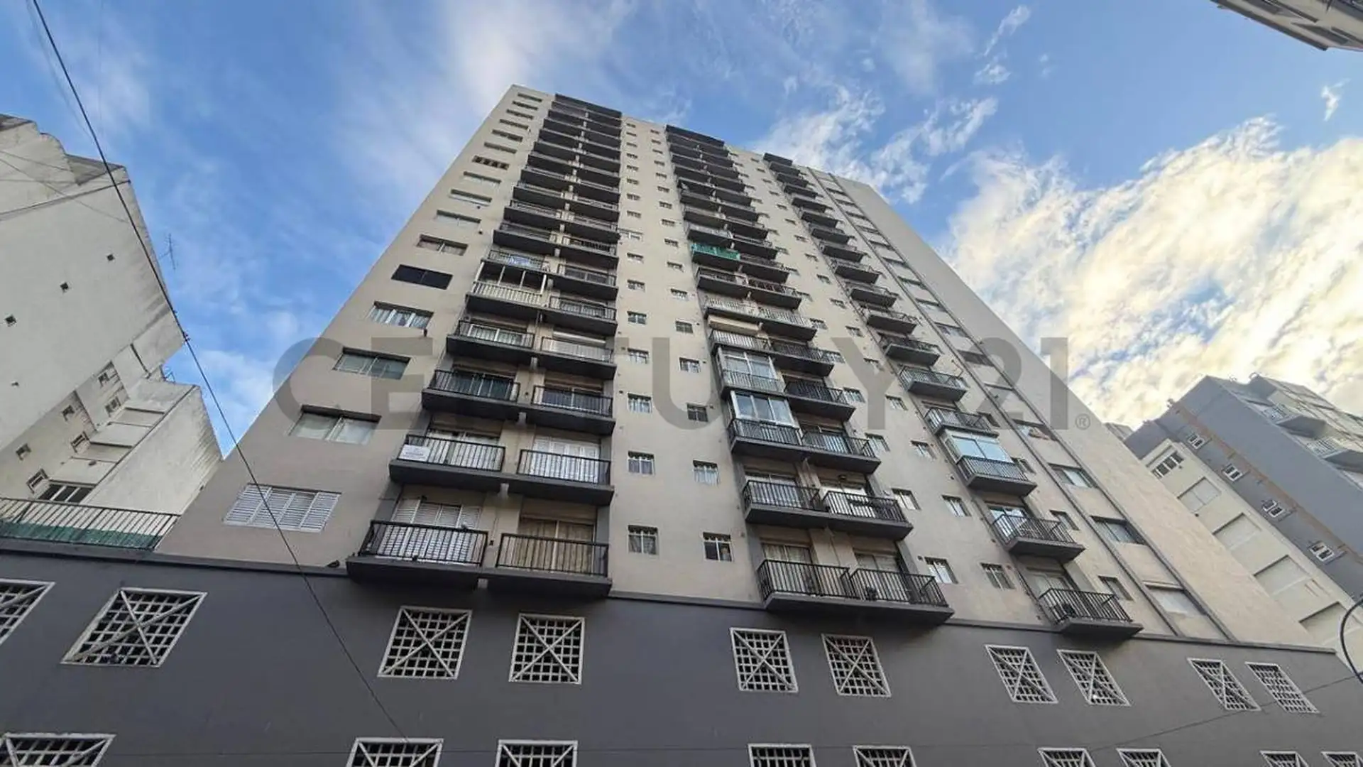 Depto 2 baños, 39m² en Arenales con cocina y living-comedor