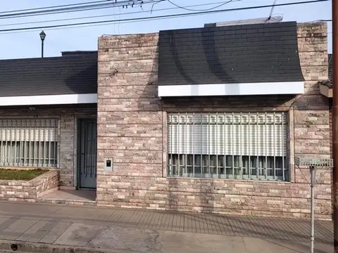 OPORTUNIDAD UNICA   CASA 3 DORMITORIOS EN VENTA