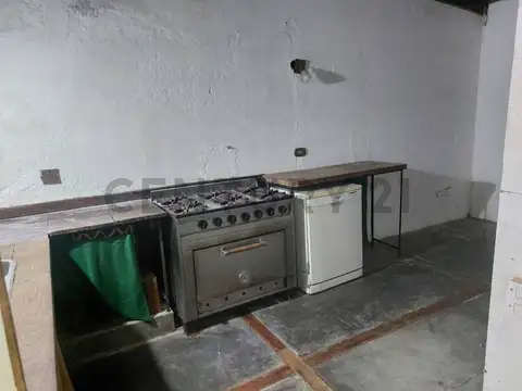 CASA EN VENTA EN CITY BELL DE 3 DORMITORIOS