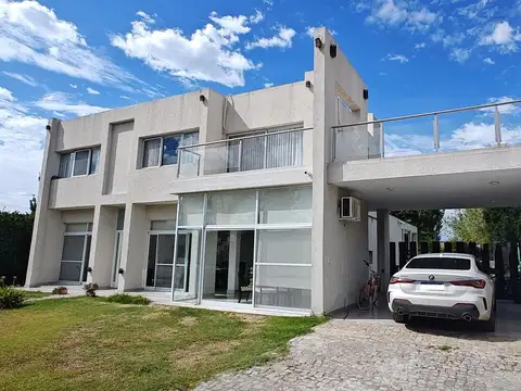 Casa en Alquiler al Norte