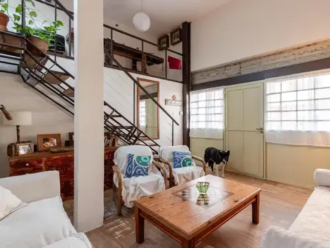 Depto Tipo Casa en Venta de 6 ambientes