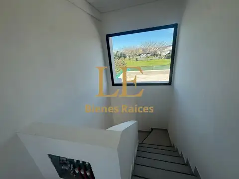 Casa en Venta en El Cantón, USD 275.000