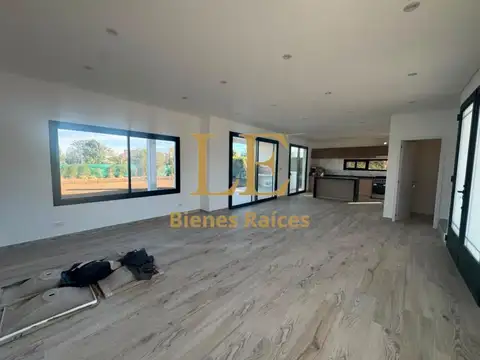Casa en Venta en El Canton, USD 270.000