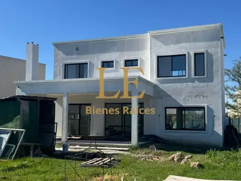 Casa en Venta en El Canton, USD 260.000