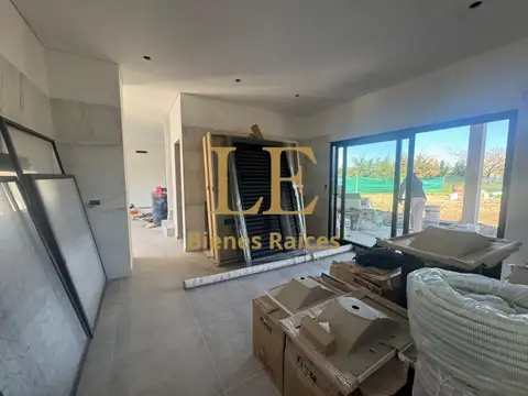 Casa en Venta en El Cantón, USD 275.000