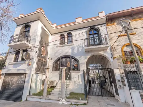 VENTA CASA EN PH PUNTA CARRETAS CON GARAJE
