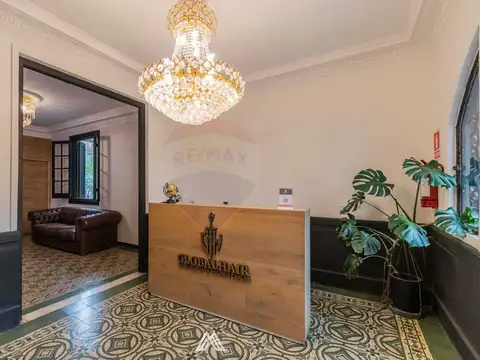 Casa 8 ambientes con 2 baños