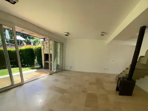 Casa en Alquiler - 2 dormitorios -