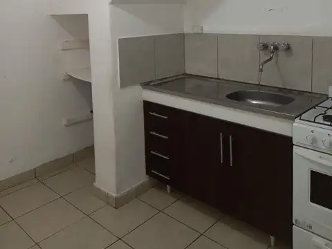 Departamento 1 dormitorio planta baja fondo