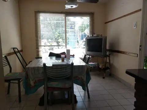 TRES CASAS :: GALPON :: TODO EN UN LOTE PROPIO