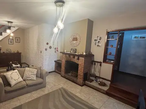 Casa en Venta con 5 cocheras