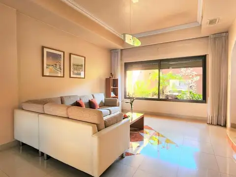 Casa 6 ambientes con 3 baños