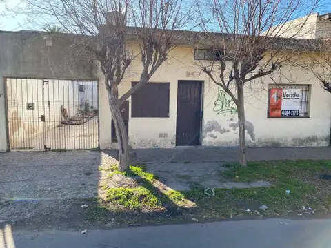 Amplio inmueble a refaccionar