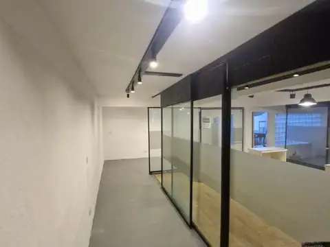 Local en venta - 9 Oficinas - Florida