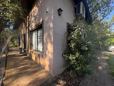 VENTA CASA 4 AMBIENTES CON PILETA EN MASCHWITZ