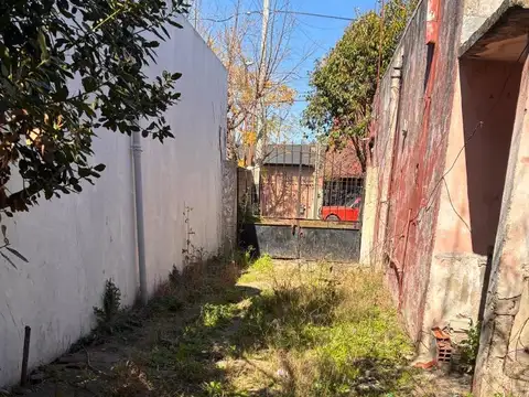VENTA CASA A RECICLAR. Ayolas al 1700. Quilmes Oeste