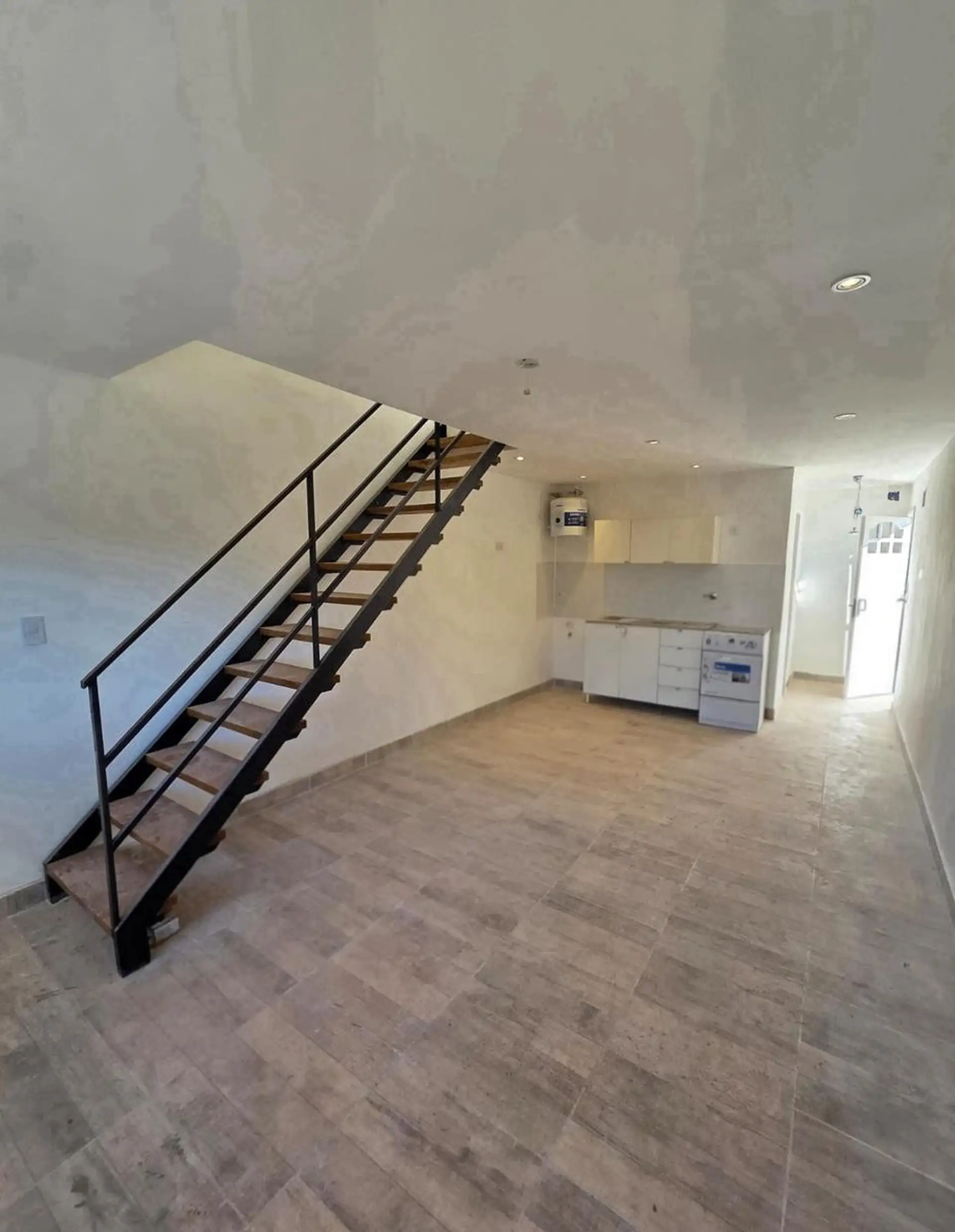 PH en duplex en San Jose 3 ambientes reciclado a la calle