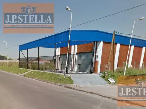 Galpón Comercial en esquina con 290 m² Edif. s/ Lote de 380 m² - Moron