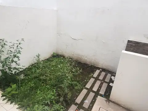 Depto Tipo Casa en Venta con 2 cocheras