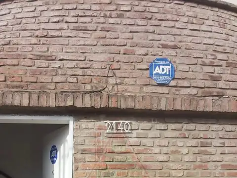 Teniente General Lonardi 2100, Piso 1