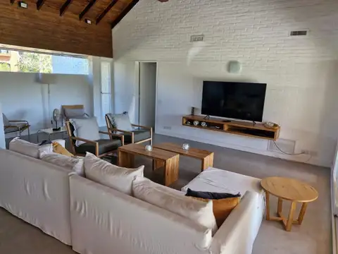 Casa en Alquiler en Hacoaj, USD 40.000