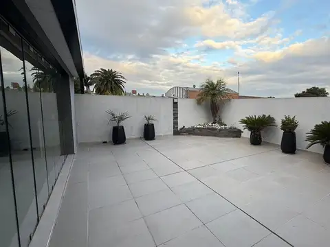 Casa 3 ambientes CON QUINCHO Y TERRAZA en CASEROS