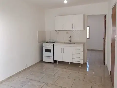 Jose C Paz 4200, Piso 1
