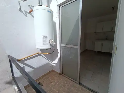 Depto Tipo Casa 2 ambientes con 1 baño