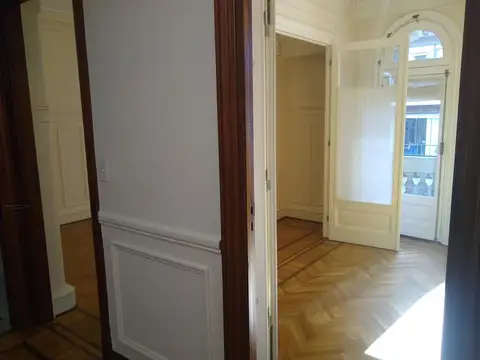 Oficina en Alquiler 100 años