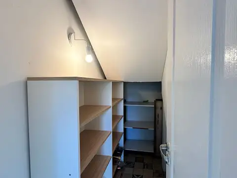 Casa en Alquiler con 3 cocheras
