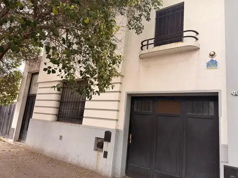 Casa en venta 3 dorm. en Bahia Blanca. apta credito.