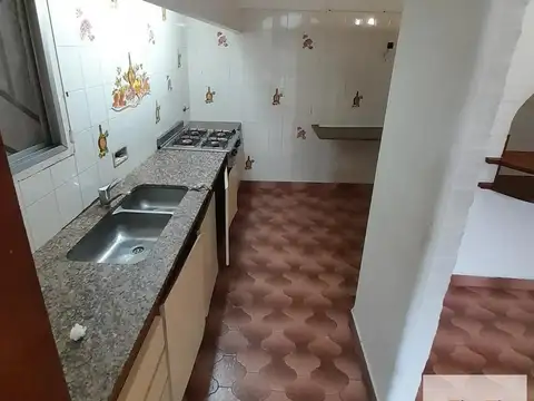 Casa en Venta - 4 Dormitorios 2 Baños - 232mts - San Fernando