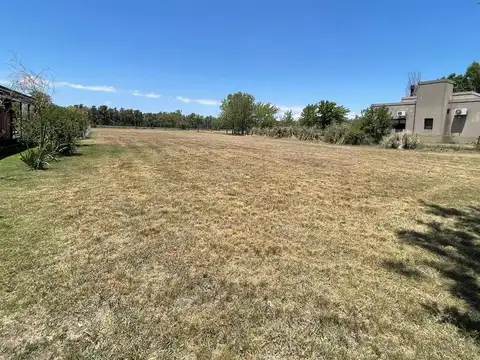 LOTE | 1210 M2 | BARRIO LOS PALENQUES | VISTA AL POLO | ESCRITURA | MANZANARES