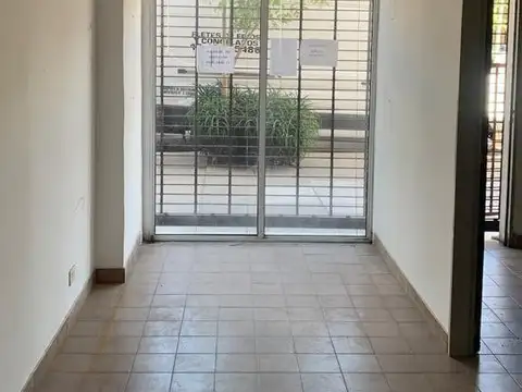 LOCAL COMERCIAL - 25 M2- MUY BAJAS EXPENSAS- APTO CASI TODO RUBRO