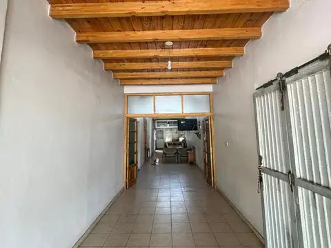 VENTA CASA SAN MARTÍN CENTRO 4 DORMITORIOS 2 BAÑOS COCHERAS AMPLIO COMEDOR