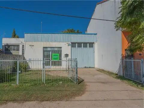 Galpon Deposito en VENTA sobre avenida 44 La Plata