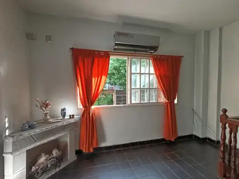 Depto Tipo Casa 6 ambientes con 2 baños