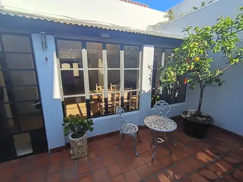 CASA EN VENTA 2 AMBIENTES C/ COCHERA BANFIELD ESTE