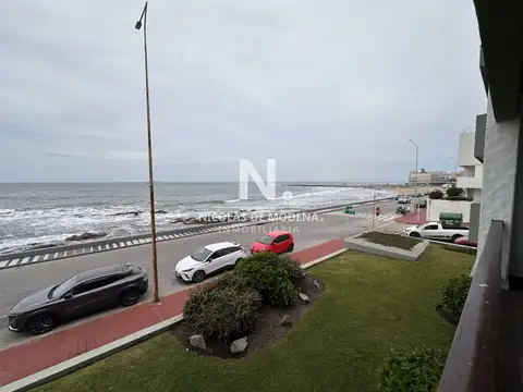 En venta apartamento de 2 dormitorios en Peninsula, Punta del Este