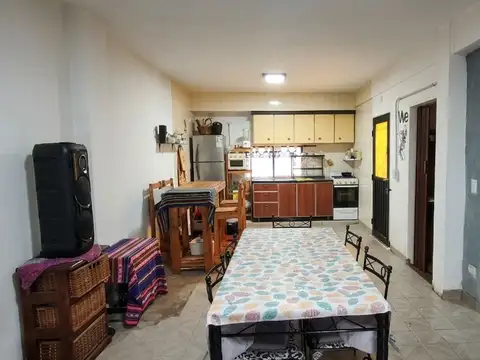 Casa en Venta con 4 cocheras
