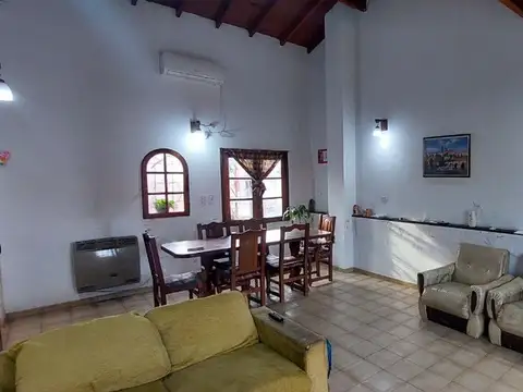Depto Tipo Casa en Venta de 3 ambientes