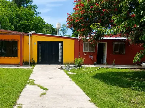 DOS CASA EN TERRENO DE 700 m2 MORENO