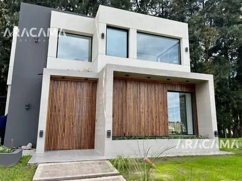 CASA en VENTA en Barrio Privado Lares de Canning - Canning
