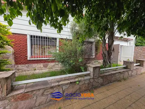 Casa en venta en Castelar 100