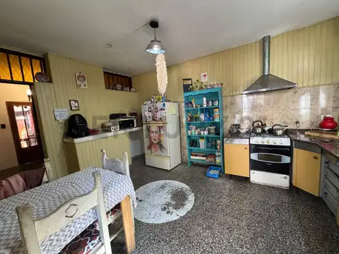 Casa 6 ambientes con 1 baño