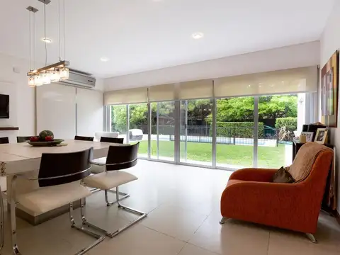 Casa en Venta en Solar Del Bosque, USD 420.000