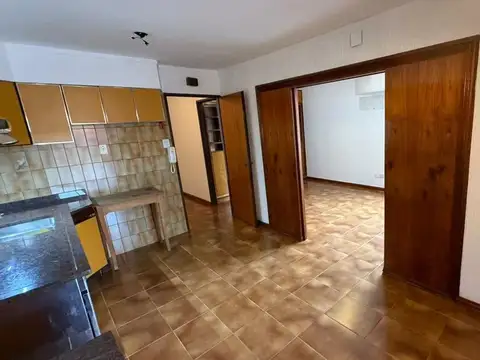 Casa 5 ambientes con 1 baño