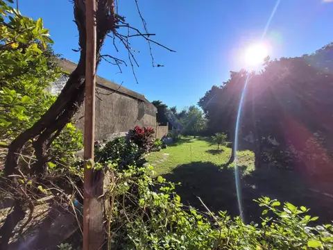 Casa 6 ambientes con 2 baños