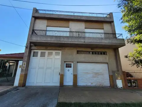 Casa 6 amb con cochera y local